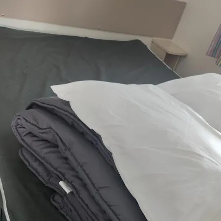 Mobil 2 5 Lits Empl J07 Kamp alanı